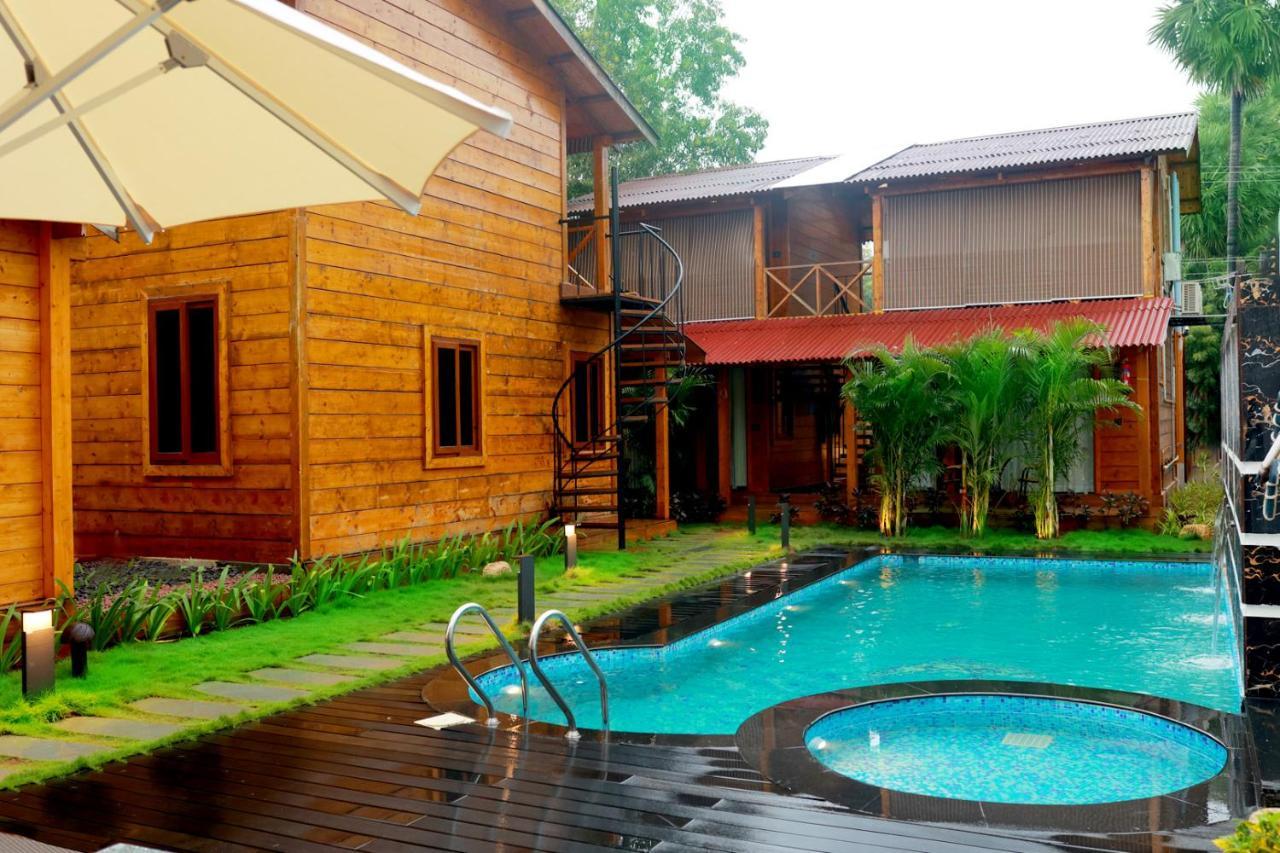 Wooden Ecr Sea Resort Puduččéri Exteriér fotografie